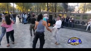 Bailando Cumbia en la Alameda