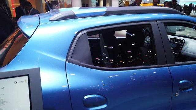 Renault Kwid Electric at Auto Expo | Detailed Walkaround | ZigWheels.com смотреть онлайн