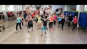 ZUMBA with Mary  -  Ricky Martin - Livin' la Vida Loca