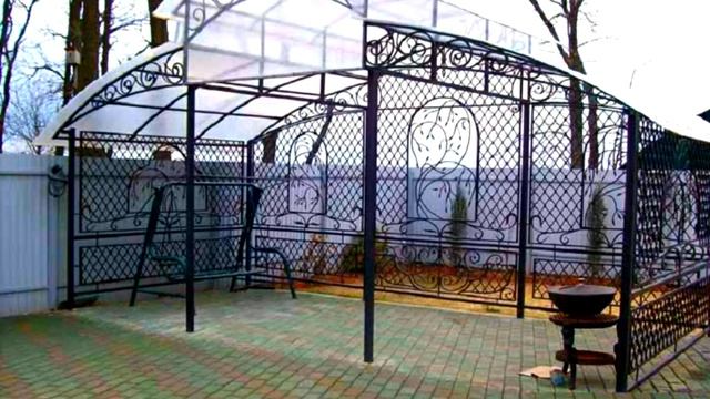Возле дома навес для отдыха из поликарбоната, купить в Днепропетровске Днепре