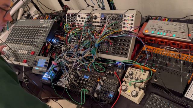 Live Acid Jungle Techno: Varial - For The Heads (feat 1010 blackbox, TT-303, and Eurorack) смотреть онлайн