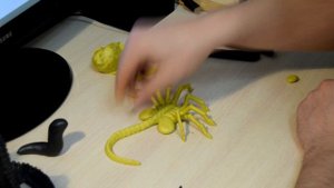 ЛЕПИМ ЧУЖОГО ИЗ ПЛАСТИЛИНА / ЧАСТЬ 2 / Слепил Лицехвата и Грудолома / Весь ход создания