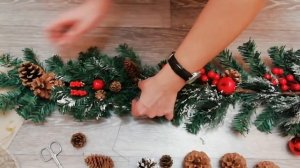 Новогодняя Гирлянда на двери своими руками. DIY. Переделка из старой ёлки. Новогодний декор 2020 !