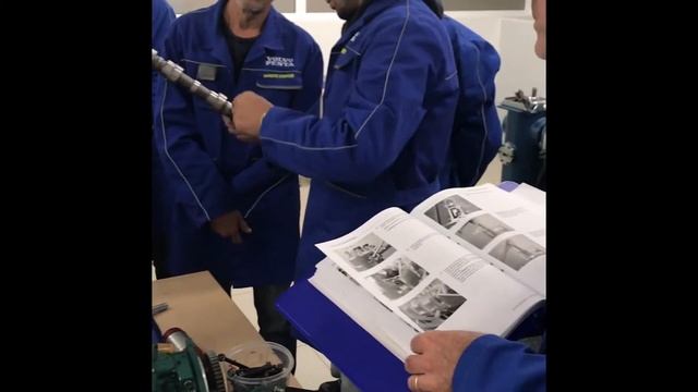 Curso motores D4,D6 VOLVO PENTA Octubre 2017 смотреть онлайн
