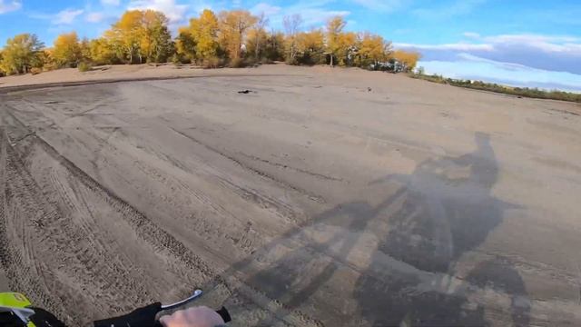 ПРОХВАТ ПО ОСЕННЕМУ БЕРЕГУ КАТАЕМСЯ НА ПИТБАЙКЕ APOLLO RXF смотреть онлайн