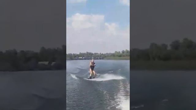 Вейкбординг супер развлечение, девушки в теме смотреть онлайн