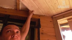 ОТРЕЗАТЬ РОВНО УГОЛ между ПОТОЛКОМ и СТЕНОЙ - ПРОСТО. Имитация бруса  на потолок Своими руками. ЖКВ