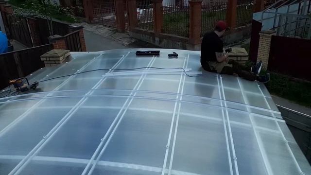 Замена поликарбоната на навесе .