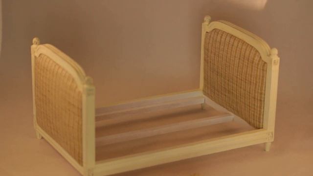 Dollhouse gustavian bed. Густавианская кровать - кукольная миниатюра. смотреть онлайн