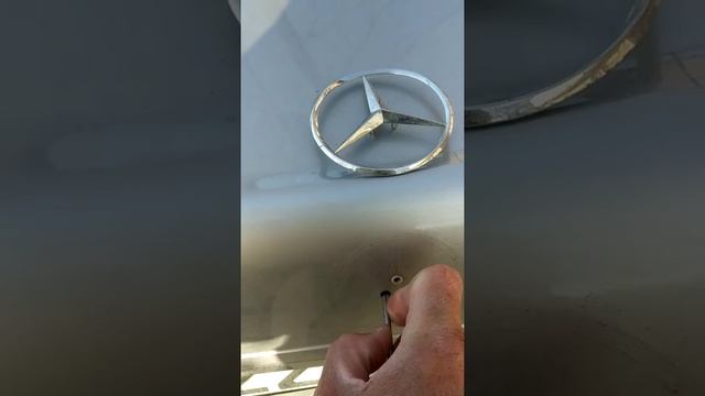 Вскрытие багажника у Mercedes W220 (2 часть) смотреть онлайн