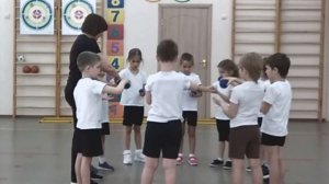 Подвижная игра "Возьми отдай"