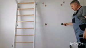 Крепление шведской стенки на стену из пеноблоков.