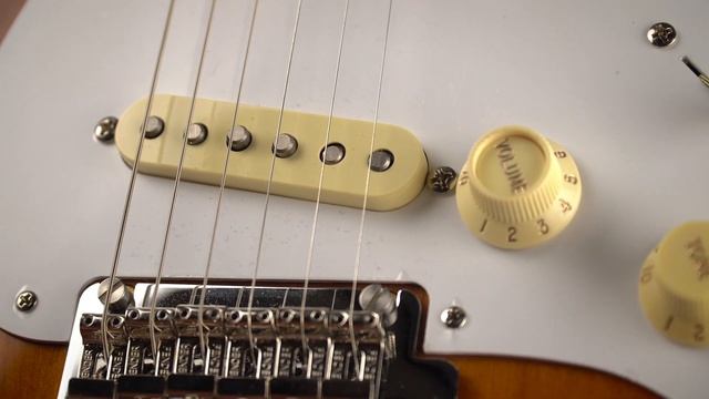 Fender Strat Vintera O Player Plus: Quale Comprare?