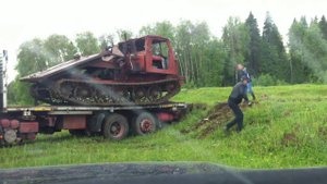 Как перевезти трактор ТТ-4 в кузове грузовика!!!