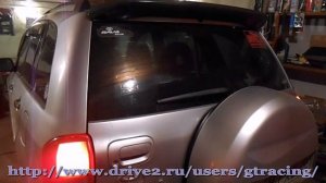 Моргающий дополнительный стоп-сигнал Toyota RAV4 II (2001-2005).