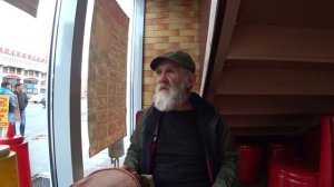 БЕЗДОМНЫЙ ДЕДУШКА С  ABRACADABRA TV...Встретился с Саидом.