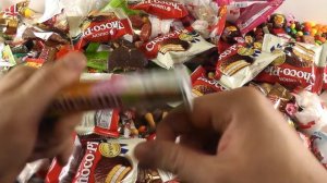 А lot of candy ? Много сладостей и конфет ?