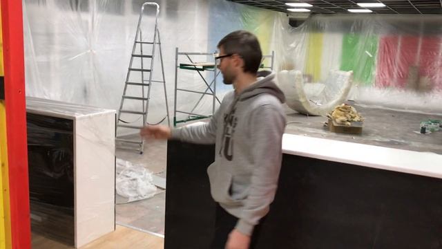 Мебель для детского центра из дерева от мастерской KingPallet. Интерьер детского центра в Одинцово смотреть онлайн