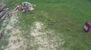 Три вида техники  колоть дрова.