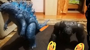 Годзилла против конга 2021 они сражаются на корабле Конг и Годзилла