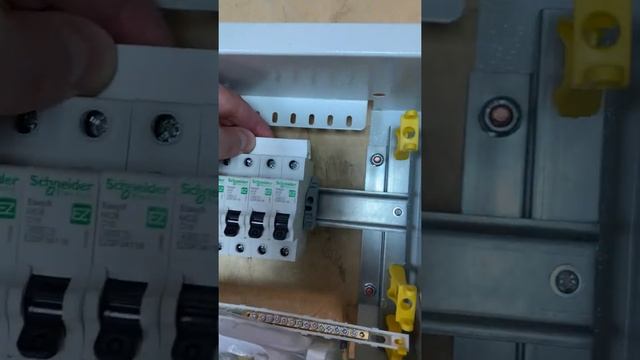 Как собрать распределительный щит ЩР 63А 9 групп в квартиру?