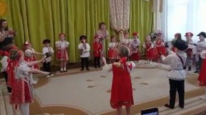 Танец с ложками. Средняя группа.