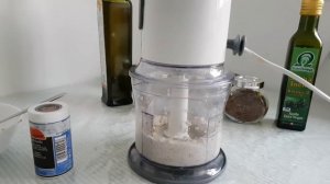 Хлеб без глютена готовим дома из киноа, зеленой гречки и льняного семени.