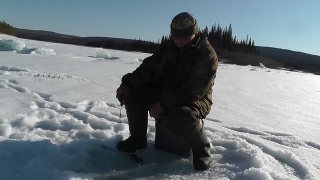 Подледка на реке Амга смотреть онлайн