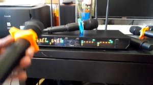 беспроводной микрофон Φ G440XFM 4-канальный UHF