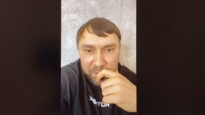 Украинский журналист топит за бандеровцев.