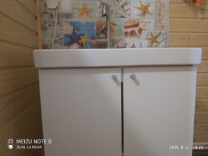 Как установить раковину на тумбу. Используем скотч.