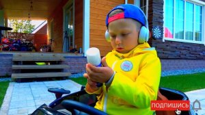 Сеня и его друг Красят Машину Цветными Красками