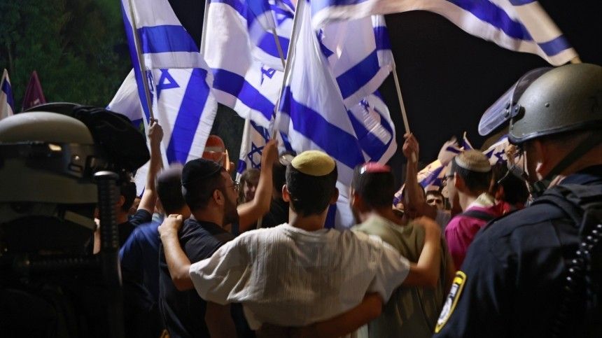 В Израиле протестующие поддержали судебную реформу