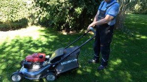 Honda Benzinrasenmäher HRG 536C VK schneller, leichter, angenehmer Rasenmähen mit Leichtstartmotor