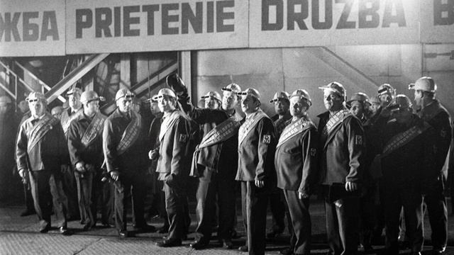 § 2 "Политическая система в послевоенные годы", История России 11 класс смотреть онлайн