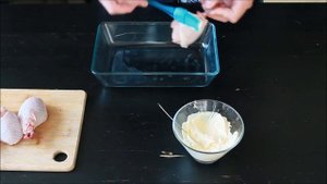 Запеченные куриные голени в беконе