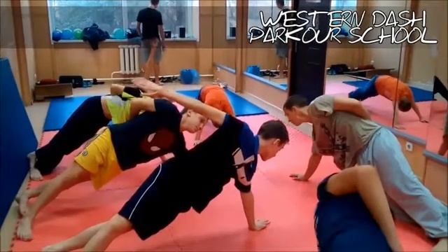 Школа паркура "WESTERN DASH School" | Разминка с Андреем Кольчугиным 05.11.2015. смотреть онлайн