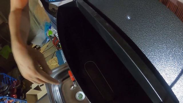 Пока нет скважины, устанавливаем дачный умывальник с подогревом смотреть онлайн