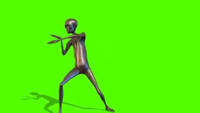 Инопришеленец танцует