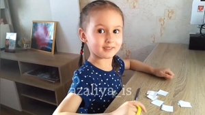 Как научить ребенка пользоваться ножницами