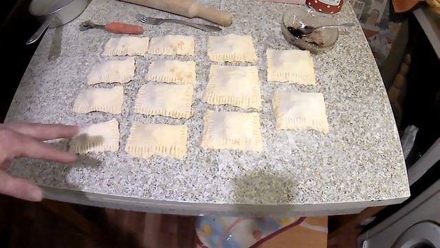 Слойки с вишней. Выпечка из слоеного теста смотреть онлайн