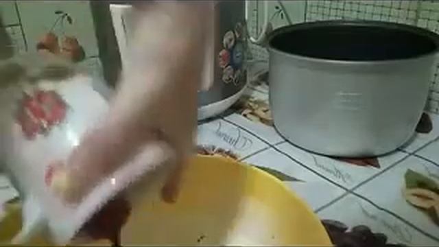 Вишневый пирог в мультиварке смотреть онлайн