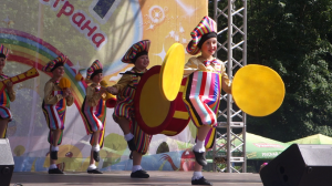 Карнавал в Гурьевске. "Забавный случай", ансамбль "Талисман".  Гурьевский парк. 03 июня 2017 г.