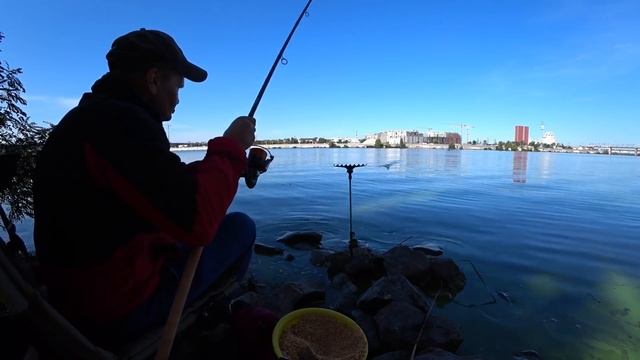 Рыбалка на камнях. Ловля леща на фидер. Левый берег Днепра. смотреть онлайн