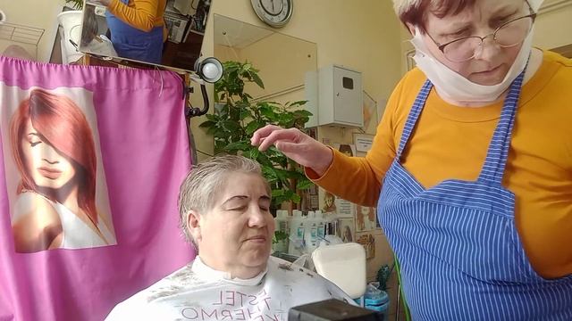 Стрижёмся Короткая классическая стрижка машинкой.Красим брови. смотреть онлайн