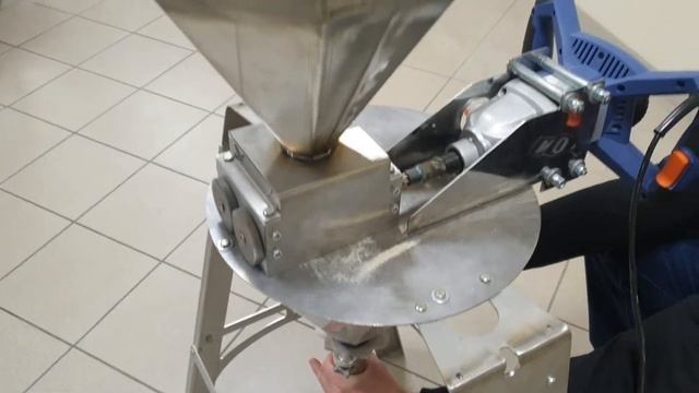 Мельница для солода 2х вальцовая.