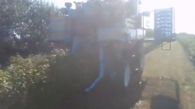 Комбайн BRAUD для уборки кустарниковых ягод