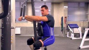 Разведение рук назад в тренажёре: техника и нюансы