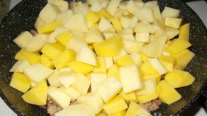 Картошка тушеная с фаршем