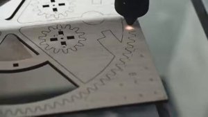 Деревянный конструктор 3D классический кинопроектор с пленкой
